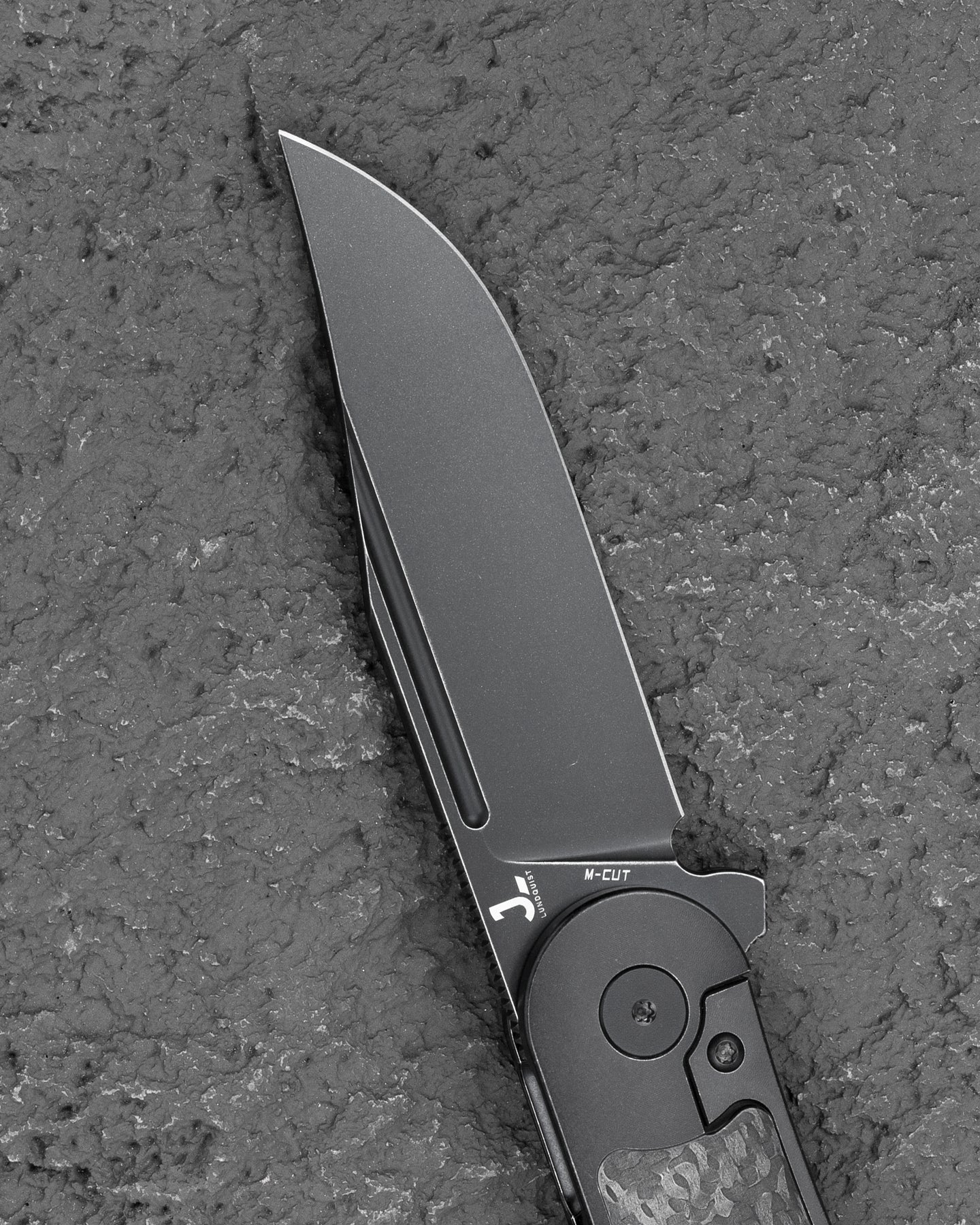 Bestech Vestige BT2411D MagnaCut Blade Titanium+Carbon Fiber Handle Frame Lock Folding Knife