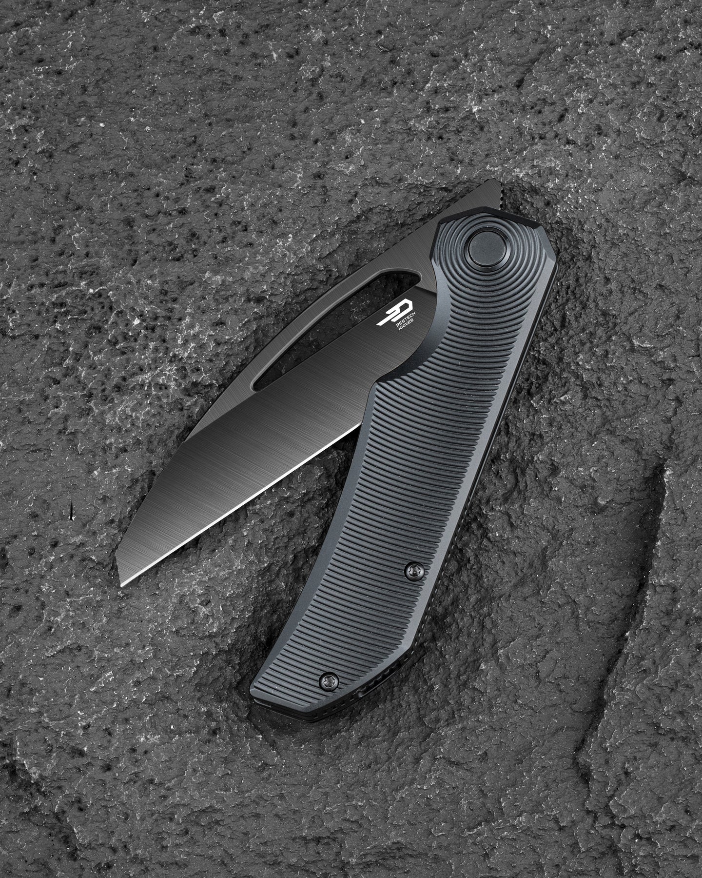 Bestech Taipan BT2503E MagnaCut Blade Titanium Handle Frame Lock Folding Knife