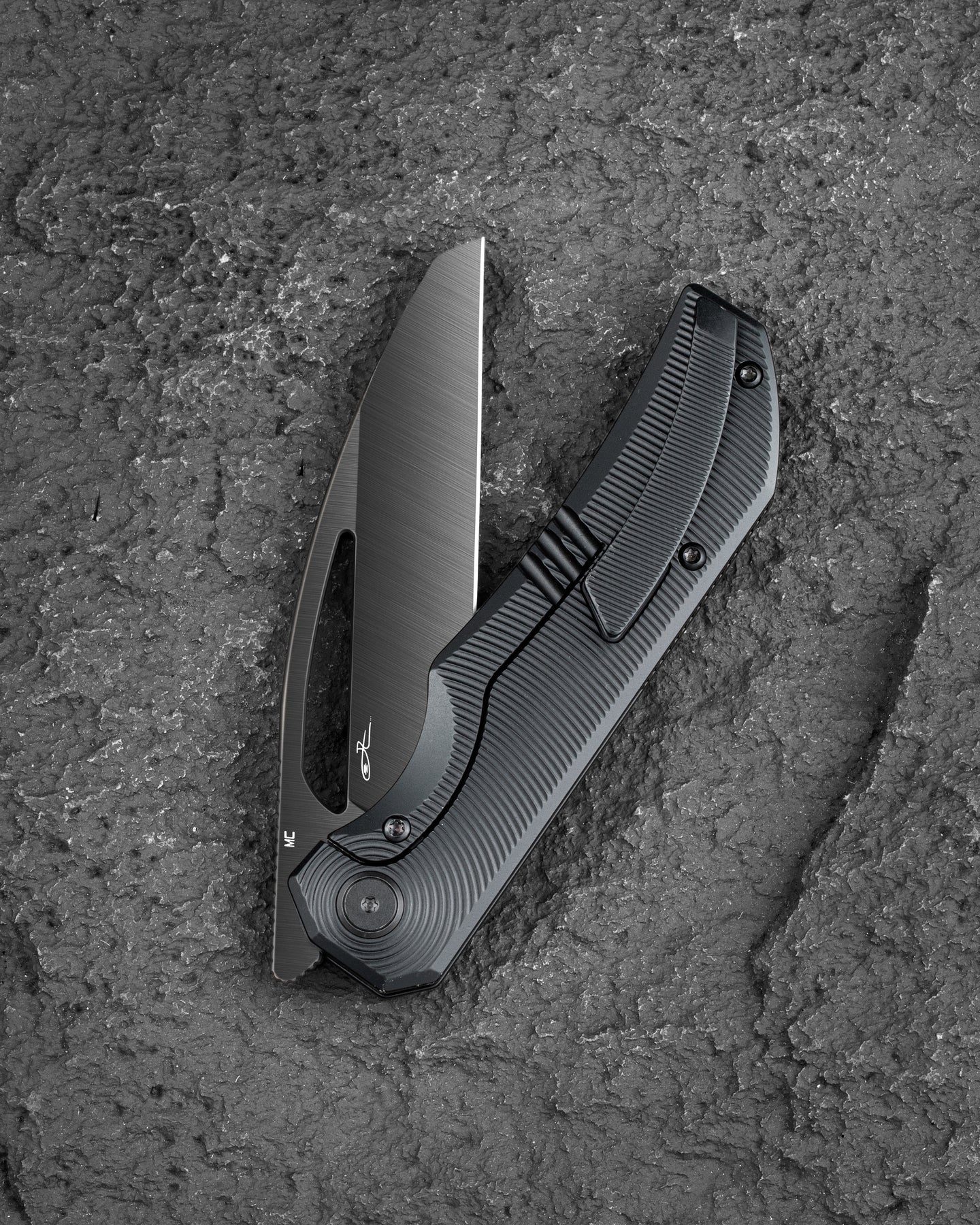 Bestech Taipan BT2503E MagnaCut Blade Titanium Handle Frame Lock Folding Knife