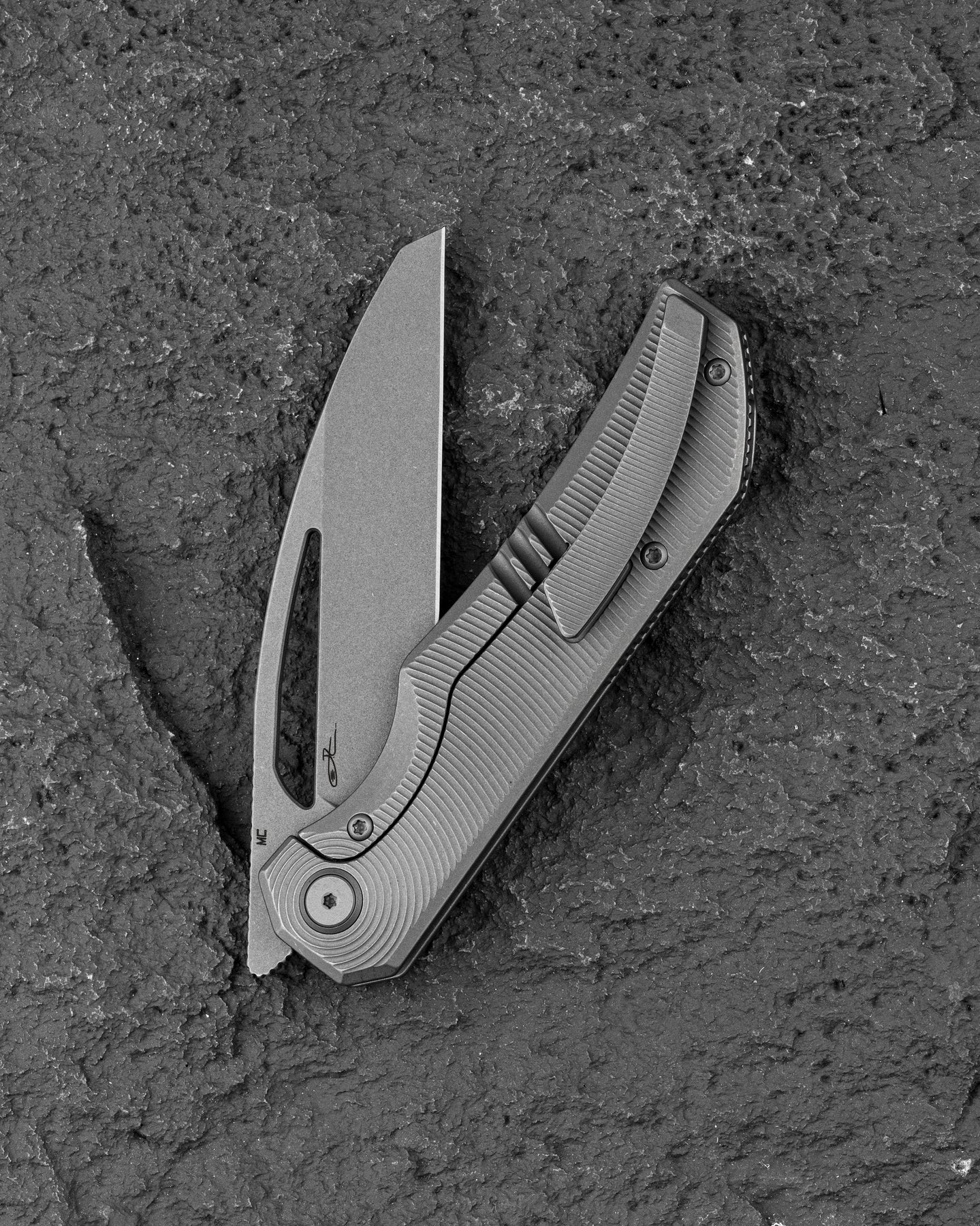 Bestech Taipan BT2503F MagnaCut Blade Titanium Handle Frame Lock Folding Knife