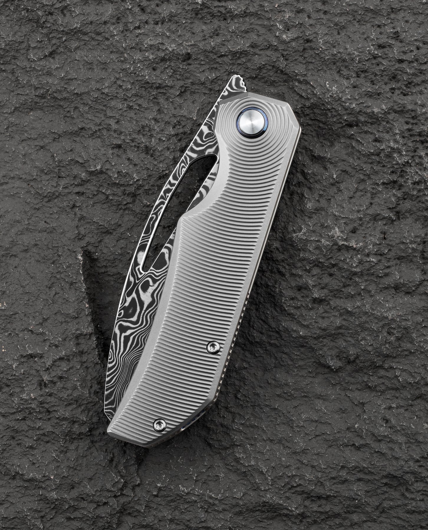 Navaja plegable Bestech Taipan BT2503G con hoja de Damasco y mango de titanio y Timascus con cierre Frame Lock
