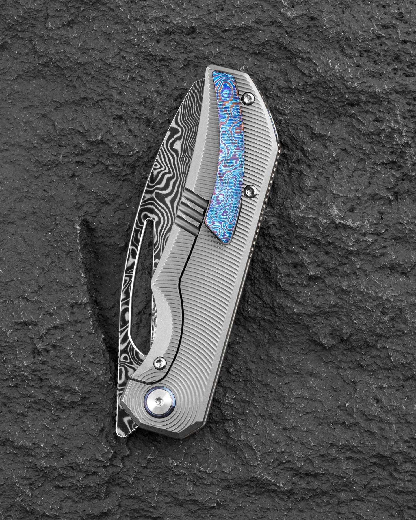 Navaja plegable Bestech Taipan BT2503G con hoja de Damasco y mango de titanio y Timascus con cierre Frame Lock