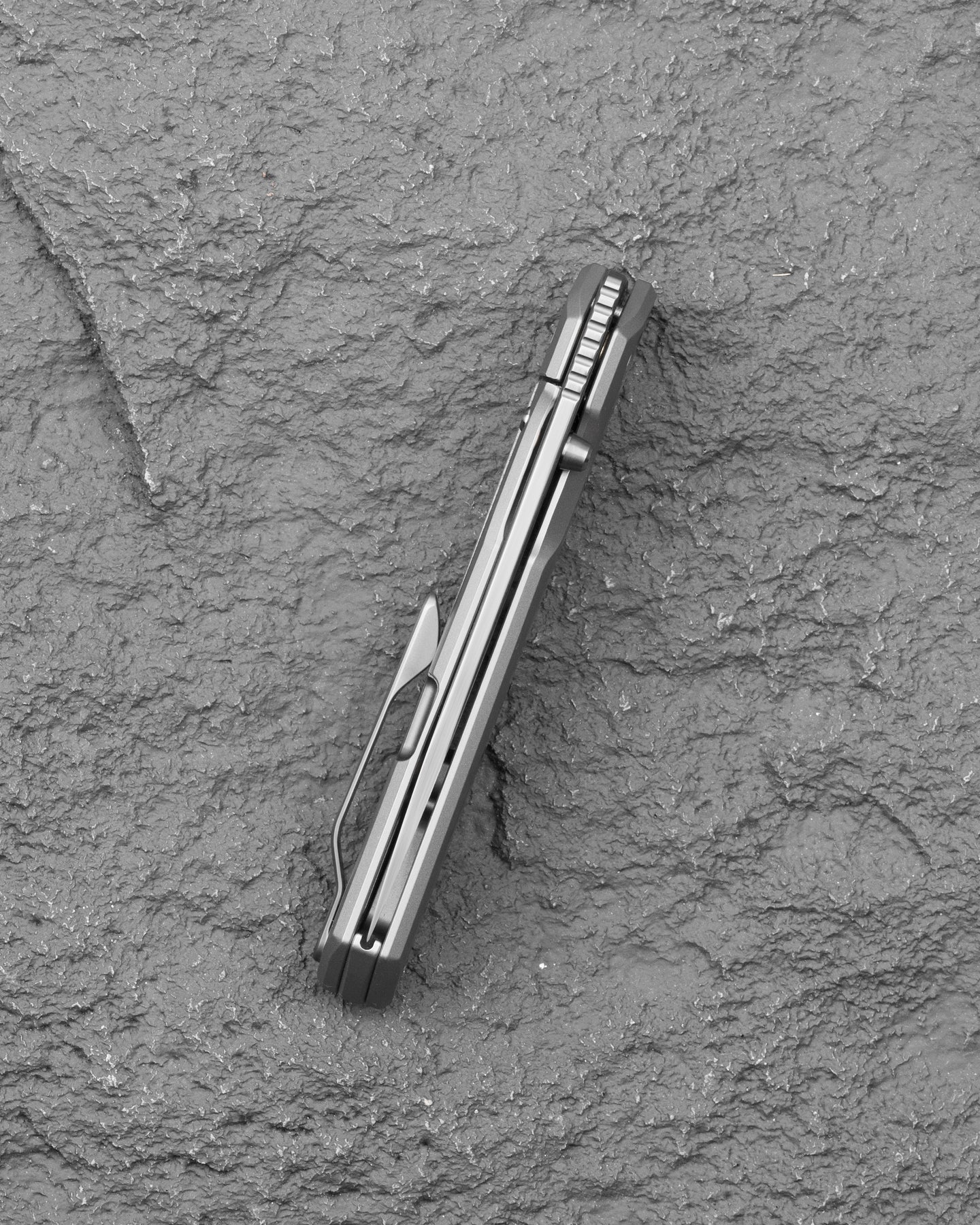 Bestech VK-KUZE BT2504A MagnaCut Blade Titanium Handle Frame Lock Folding Knife