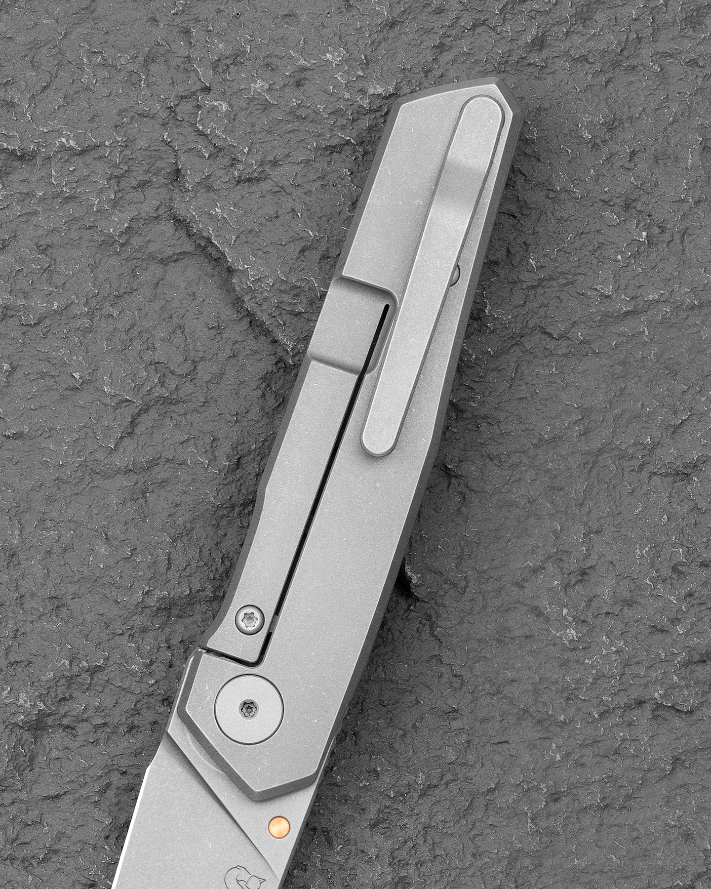 Bestech VK-KUZE BT2504B MagnaCut Blade Titanium Handle Frame Lock Folding Knife