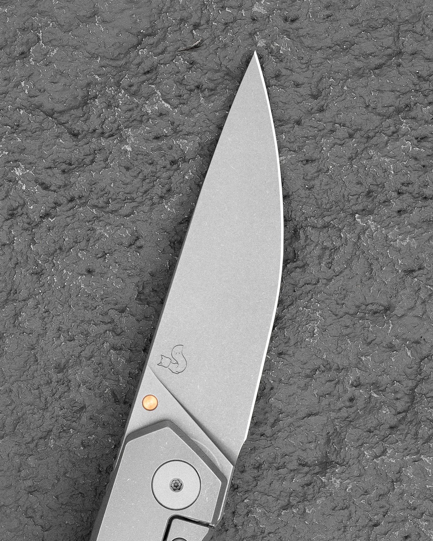 Bestech VK-KUZE BT2504B MagnaCut Blade Titanium Handle Frame Lock Folding Knife