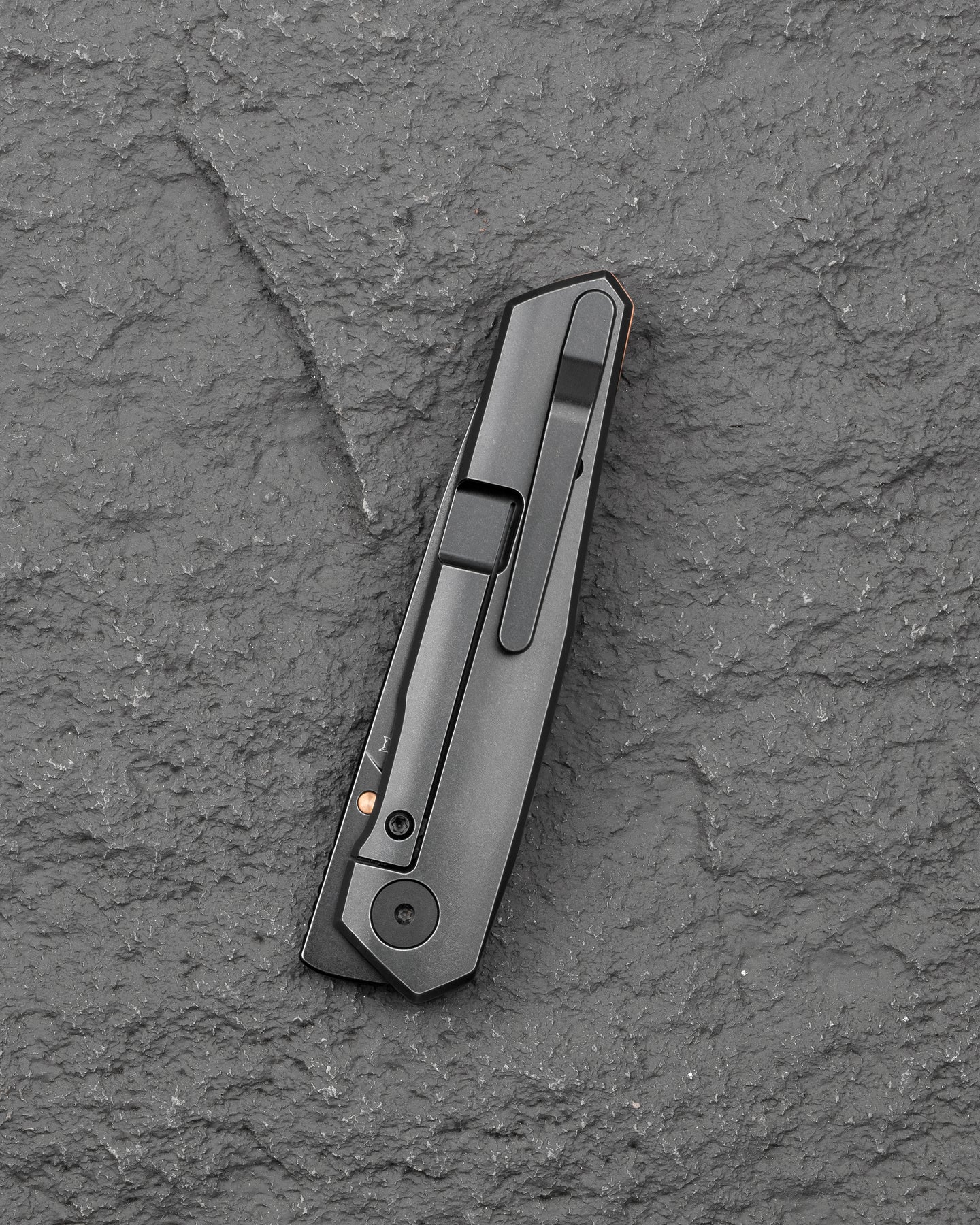 Bestech VK-KUZE BT2504C MagnaCut Blade Titanium Handle Frame Lock Folding Knife