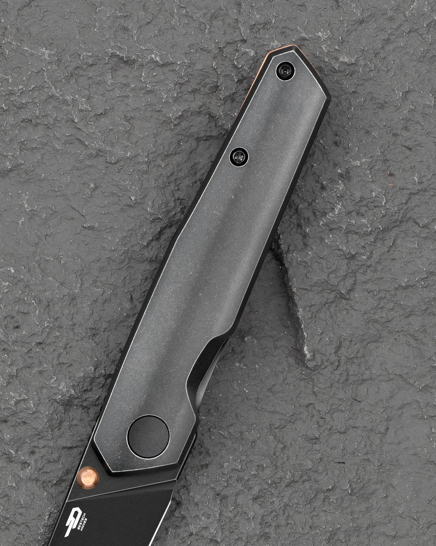 Bestech VK-KUZE BT2504C MagnaCut Blade Titanium Handle Frame Lock Folding Knife