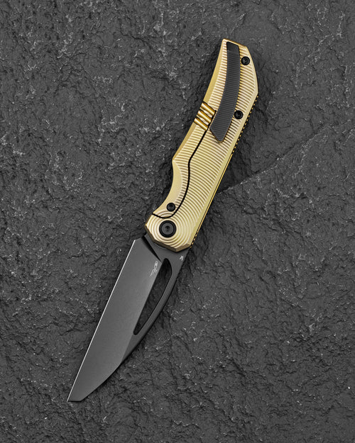 Cuchillo plegable Bestech Mini Taipan BT2603B con hoja MagnaCut y mango de titanio con bloqueo de marco