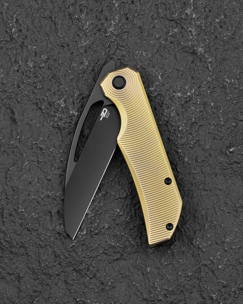 Cuchillo plegable Bestech Mini Taipan BT2603B con hoja MagnaCut y mango de titanio con bloqueo de marco