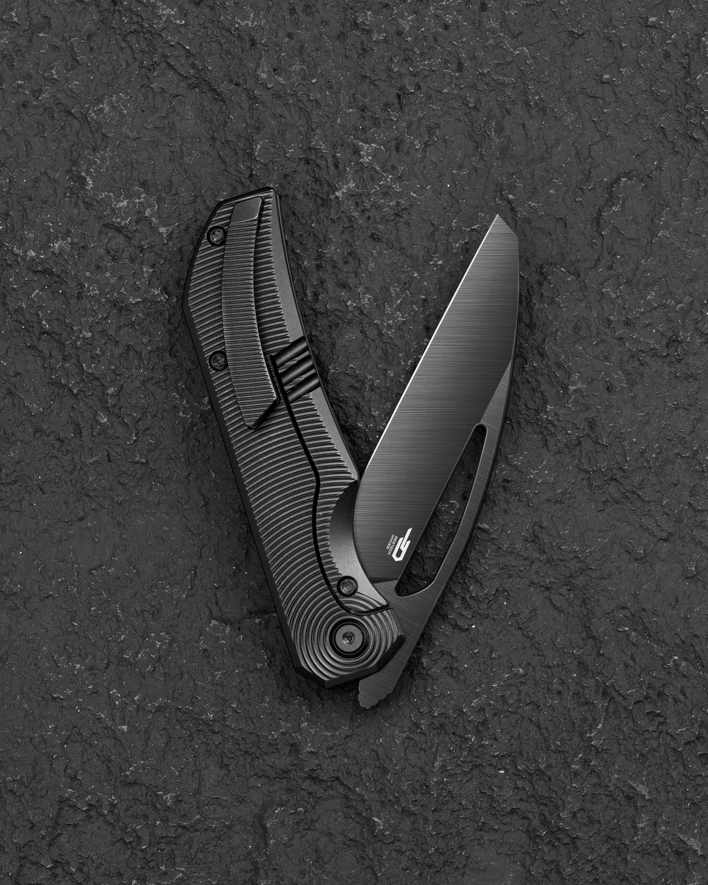 Navaja plegable Bestech Mini Taipan BT2603E-L con hoja MagnaCut y mango de titanio con bloqueo de armazón
