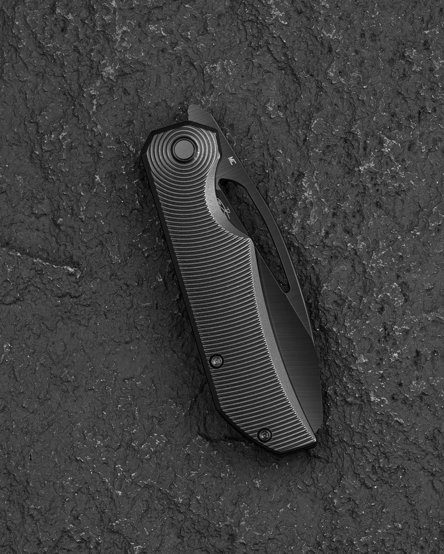 Navaja plegable Bestech Mini Taipan BT2603E-L con hoja MagnaCut y mango de titanio con bloqueo de armazón
