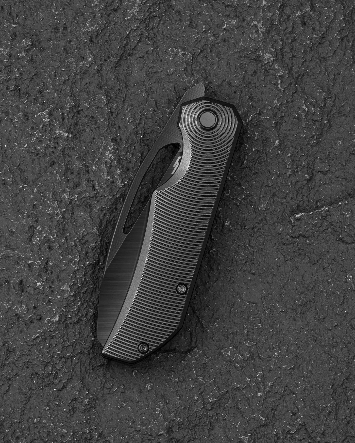 Bestech Mini Taipan BT2603E MagnaCut Blade Titanium Handle Frame Lock Folding Knife