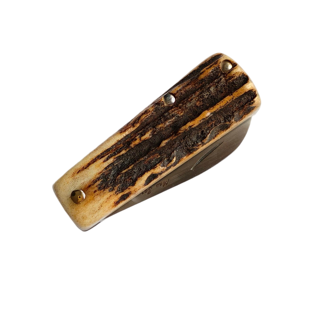 Closed profile of the Sao Knife Elephant pocket knife showing the nail nick and flush stag antler scales
