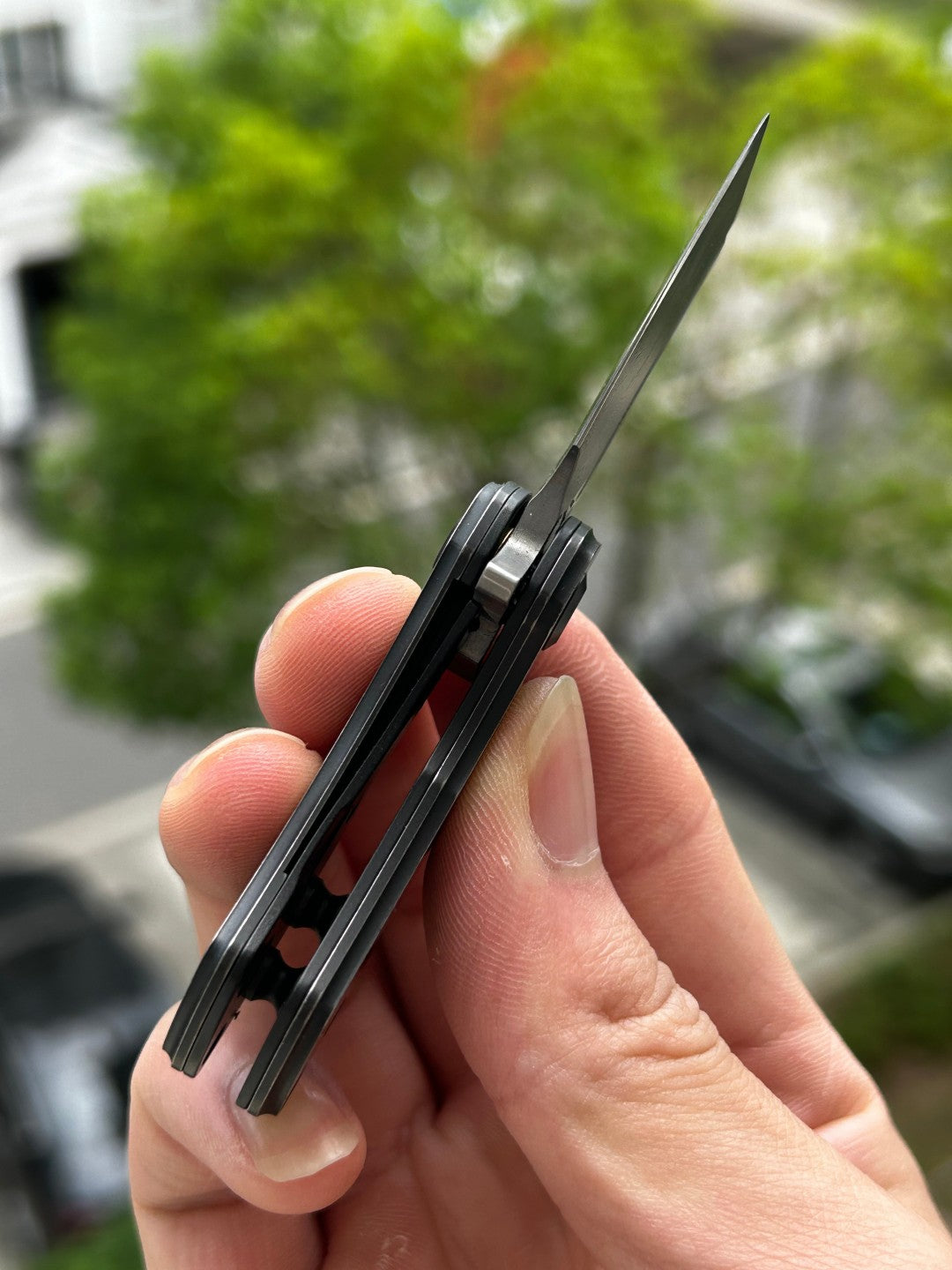 Kansept Mini Korvid K3030H1 Navaja Plegable con Bloqueo de Revestimiento, Hoja de Damasco y Mango de Titanio