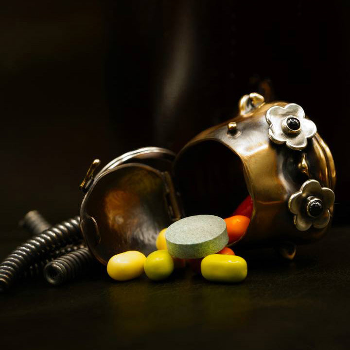 BeanArtMetal Doll-shaped jewelry box medicine box Handmake Brass Silver stainless steel Metal