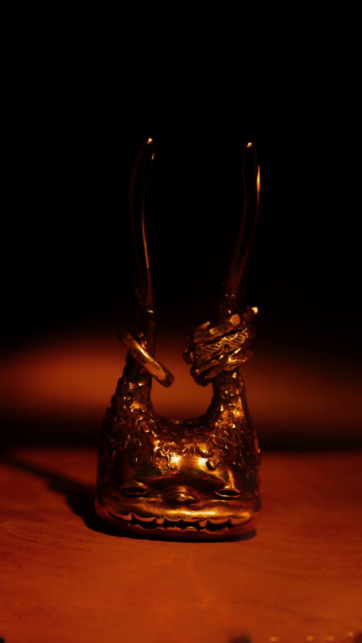 BeanArtMetal Rabbit Shaped Aromatherapy Holder & Ring Stand – Adorable Bunny Essential Oil Diffuser Base with Jewelry Organizer for Vanity, Desk Decor & Gift